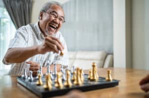 asian-man-playing-chess